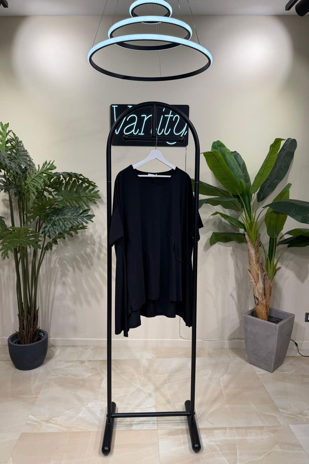 T-shirt tagli e tasca - Nero