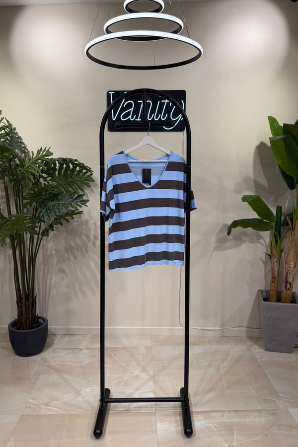 T-shirt righe V - Cielo