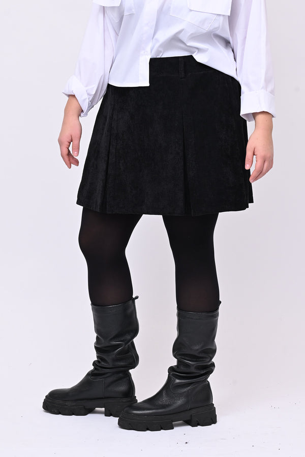 Shorts effetto gonna velluto - Nero