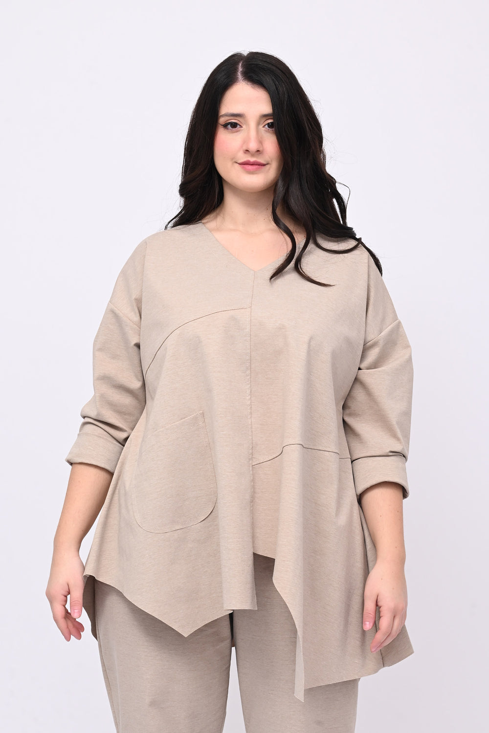 Maglia scollo V tasca - Sabbia