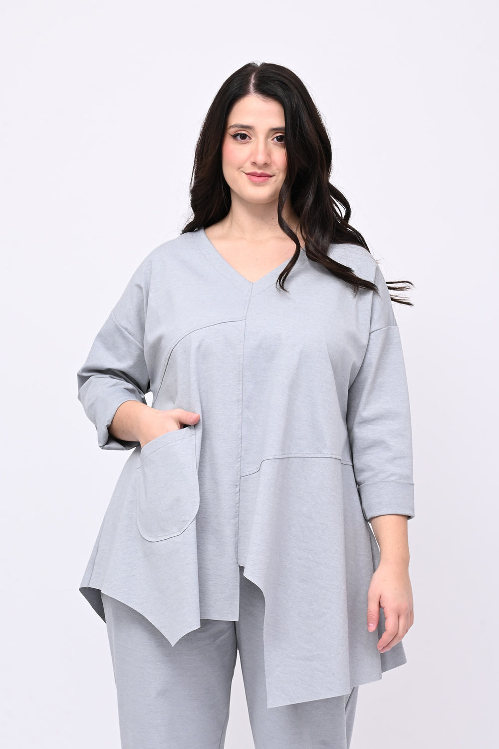 Maglia scollo V tasca - Gesso