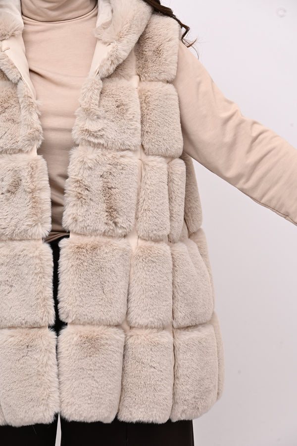 Gilet ecopelliccia cappuccio - Burro