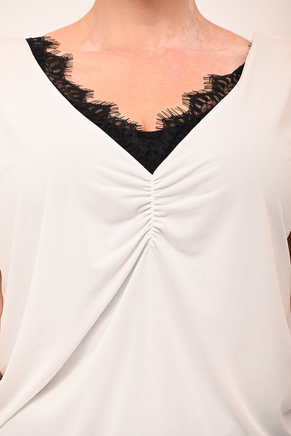 Top scollo V pizzo - Bianco