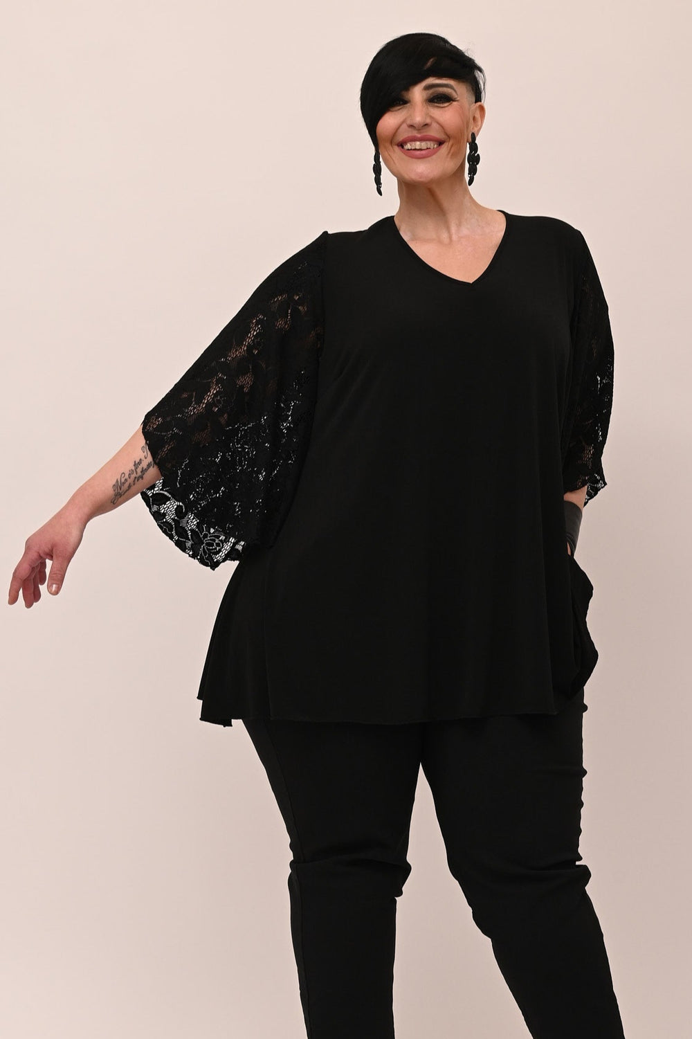 Maglia V manica pizzo petalo - Nero