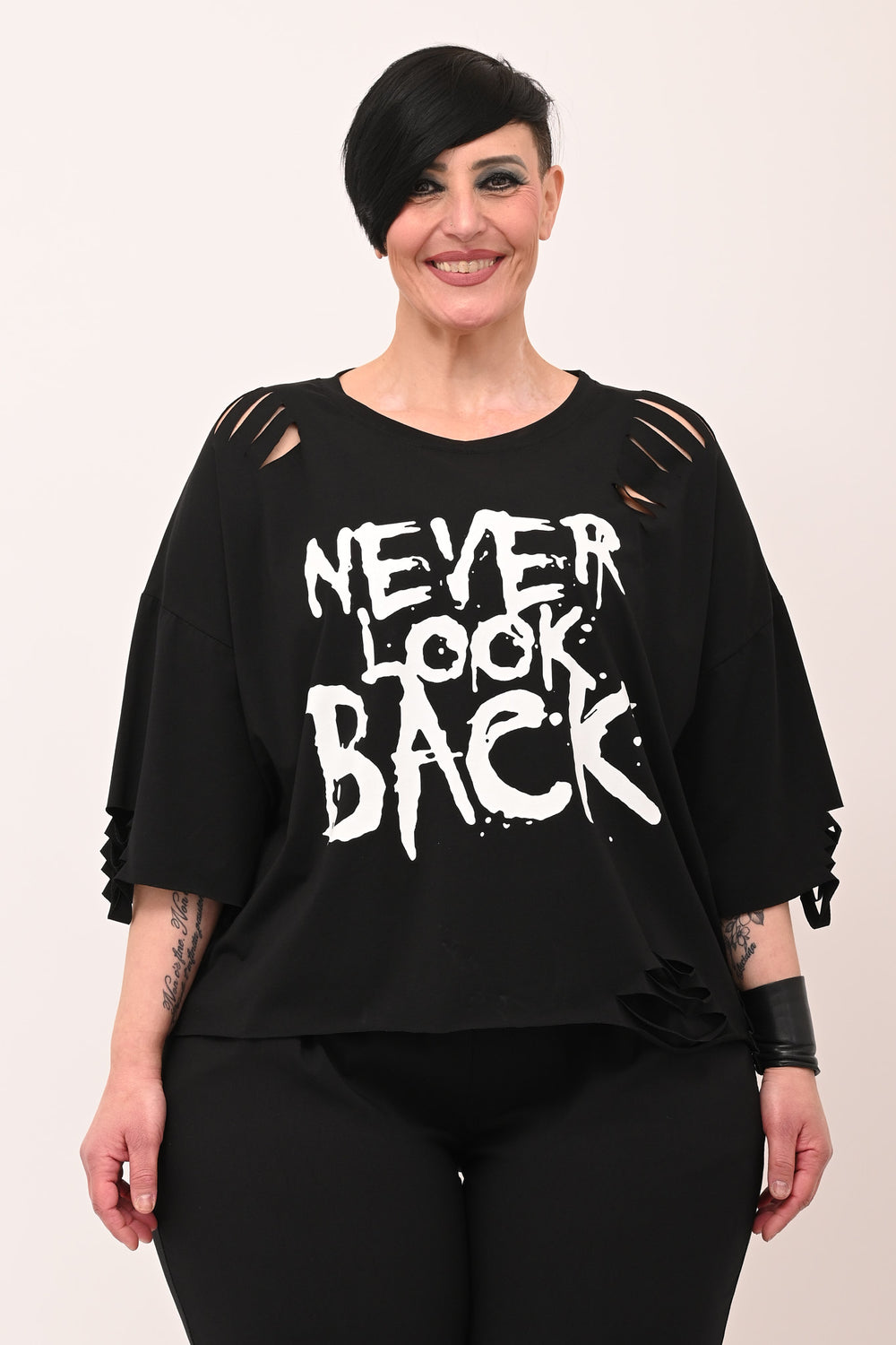 T-shirt tagli scritte - Nero