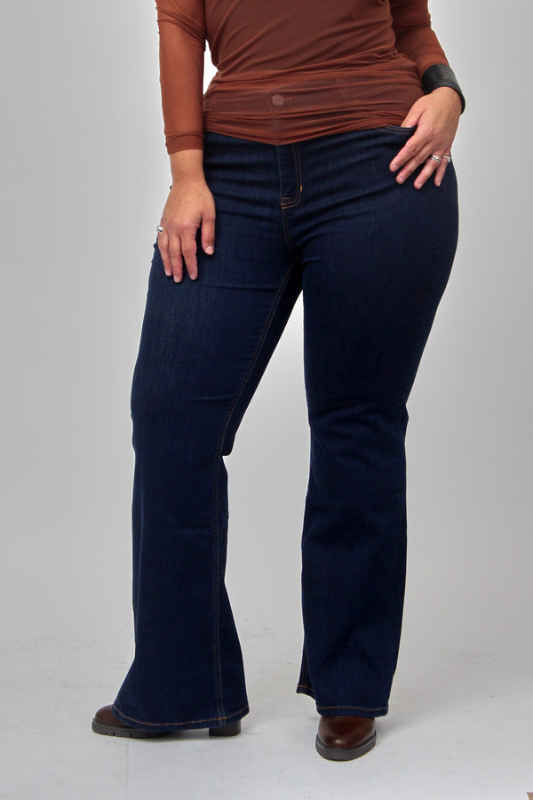 Jeans zampa basico - Blu scuro