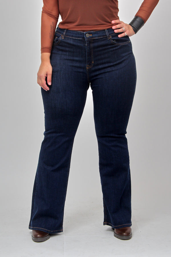 Jeans zampa basico - Blu scuro