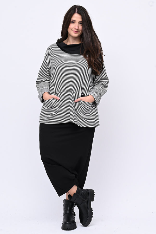 Maglia righe collo tagliato - NERO