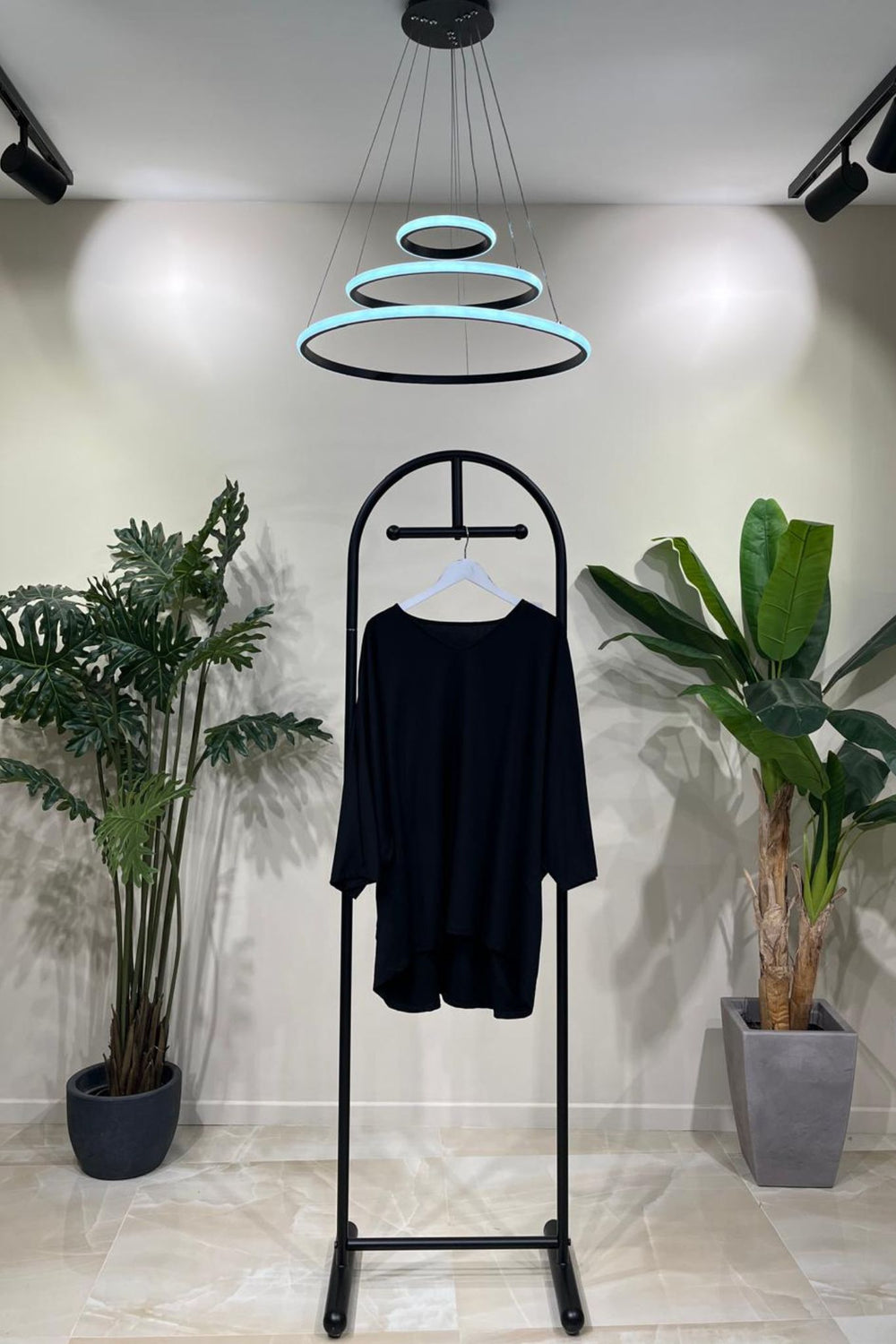 Maglia over scollo V - Nero