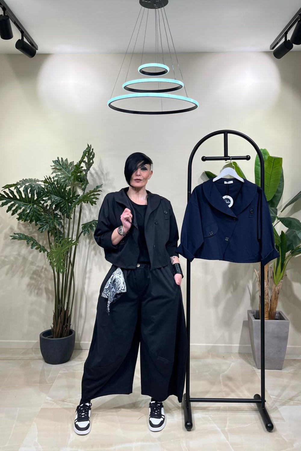 Giacca crop scollo tondo - Nero