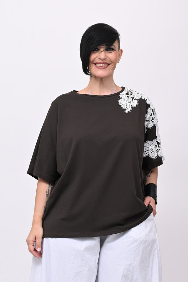 T-shirt over macramè - Moro
