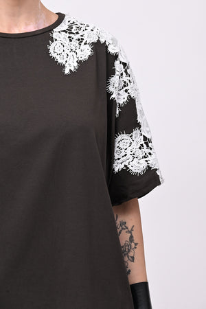 T-shirt over macramè - Moro