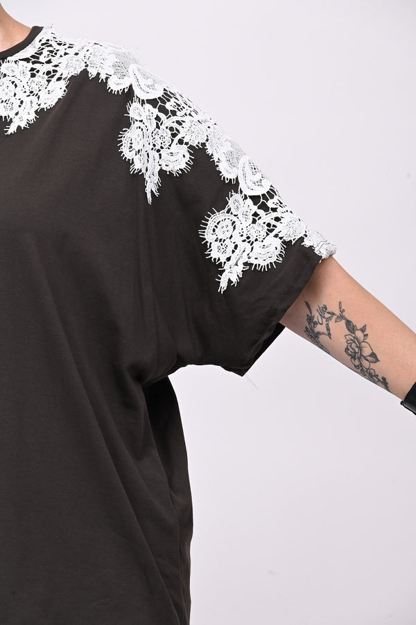T-shirt over macramè - Moro