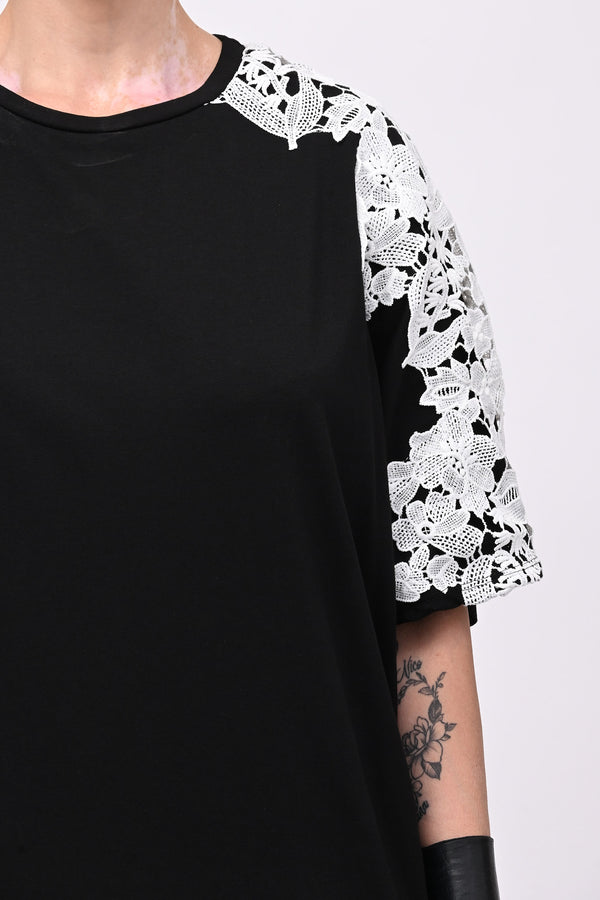 T-shirt over macramè - Nero