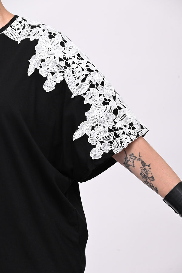 T-shirt over macramè - Nero
