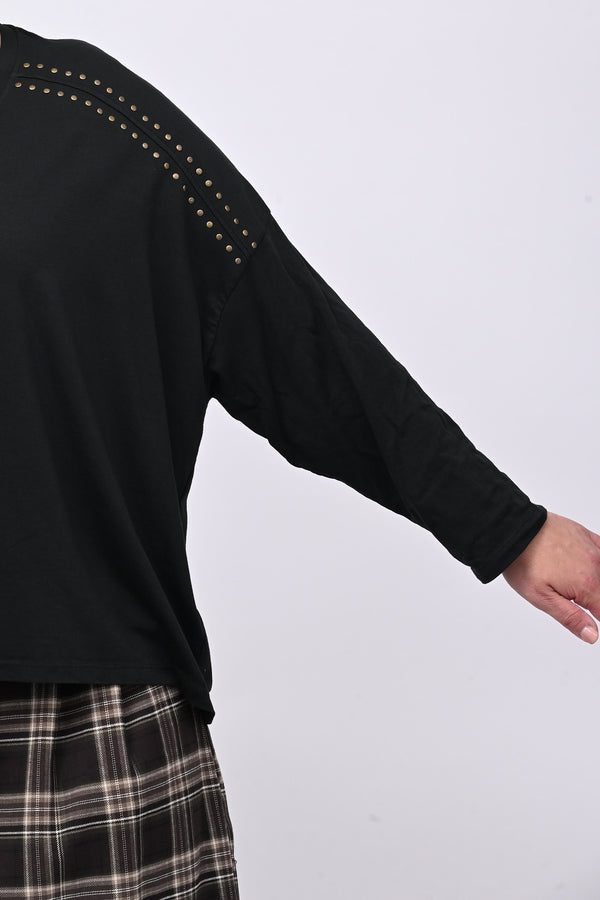 Maglia scollo V borchie - Nero