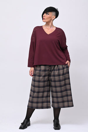 Maglia scollo V borchie - Vino