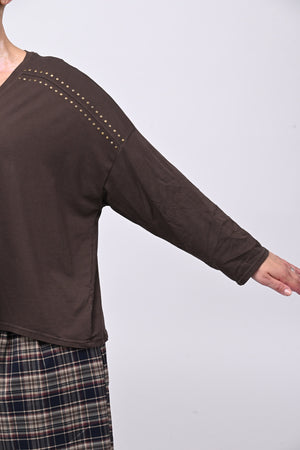 Maglia scollo V borchie - Moro