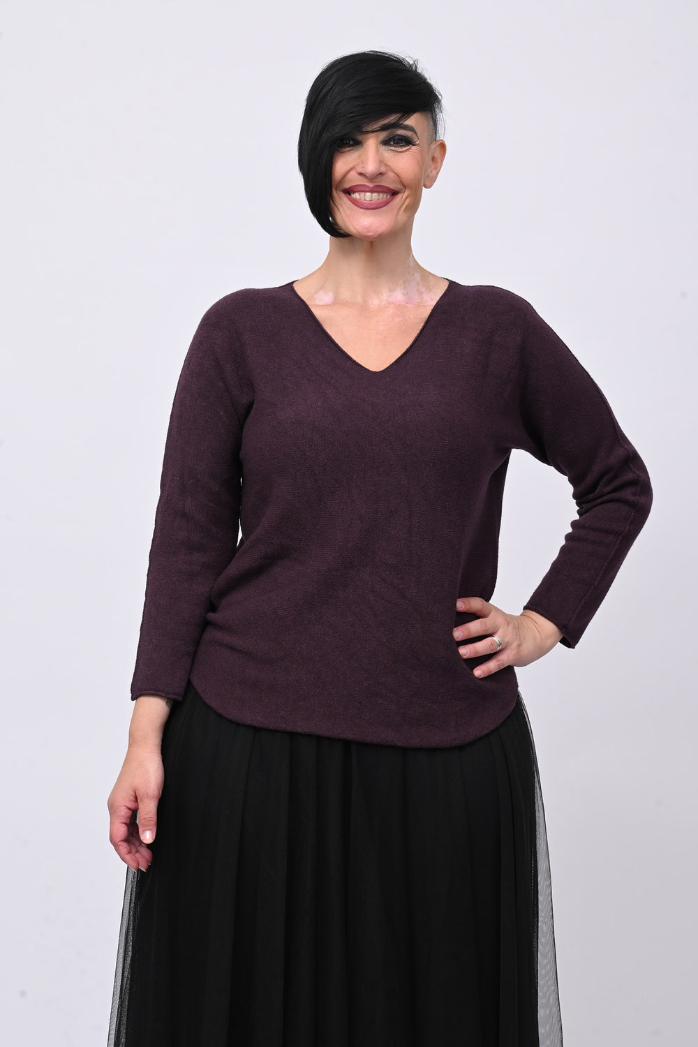 Pull basico scollo V - Melanzana