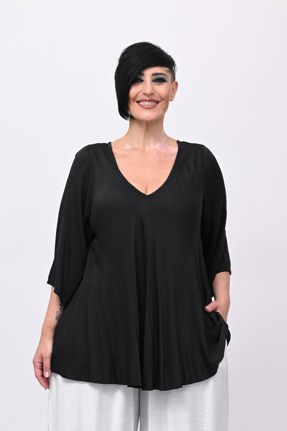 Blusa viscosa svasata - Nero