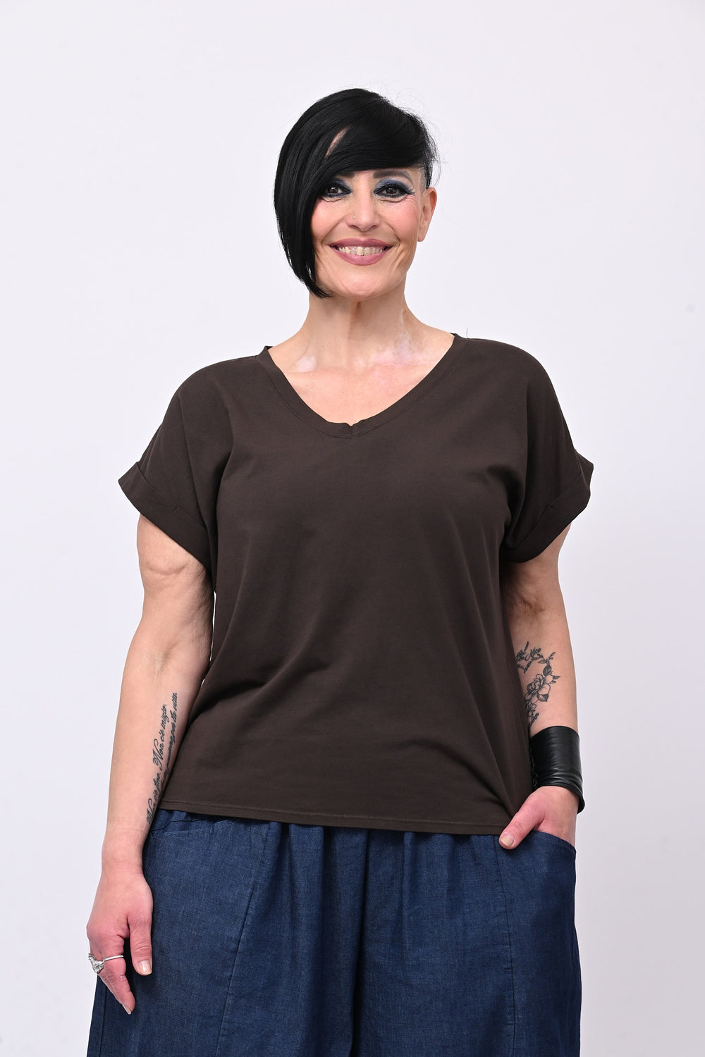 T-shirt V risvoltino - Moro