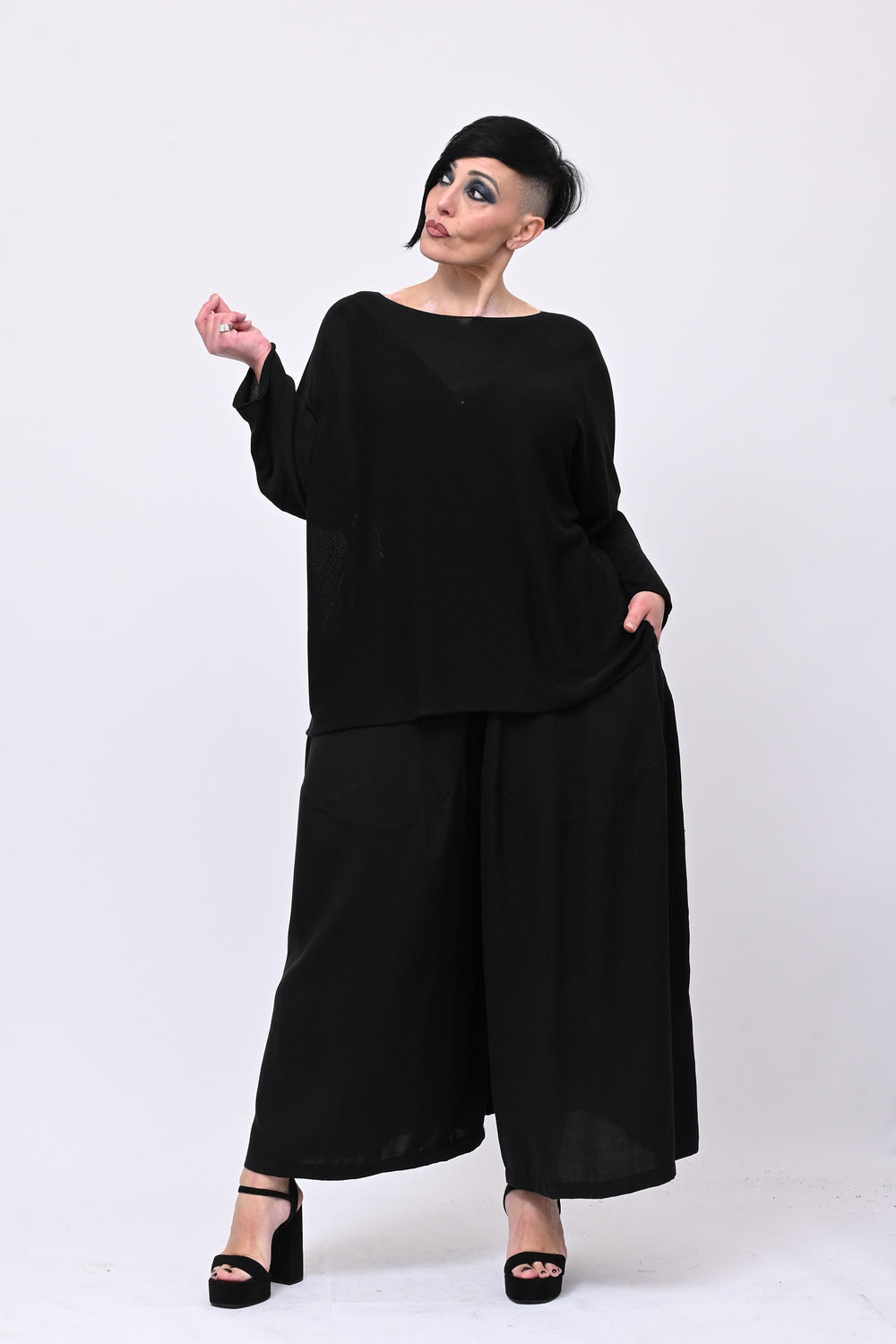 Pull viscosa girocollo - Nero