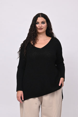 Pull traforato scollo V - Nero