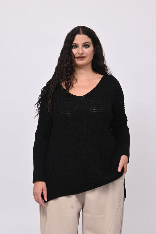 Pull traforato scollo V - Nero