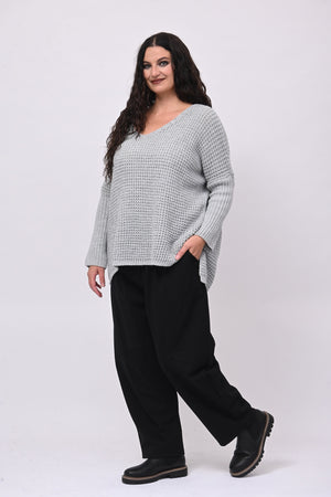 Pull traforato scollo V - Grigio chiaro
