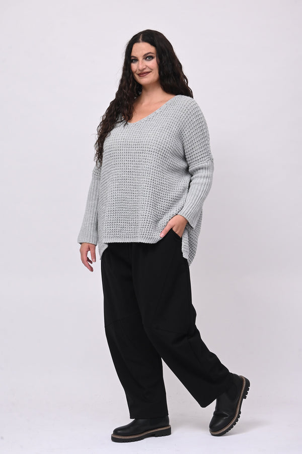 Pull traforato scollo V - Grigio chiaro