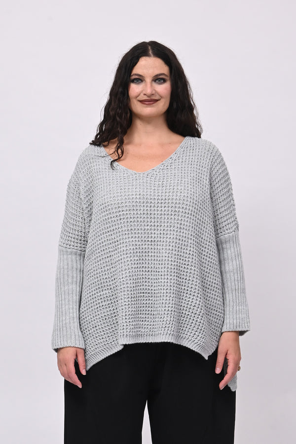 Pull traforato scollo V - Grigio chiaro