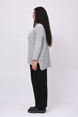 Pull traforato scollo V - Grigio chiaro