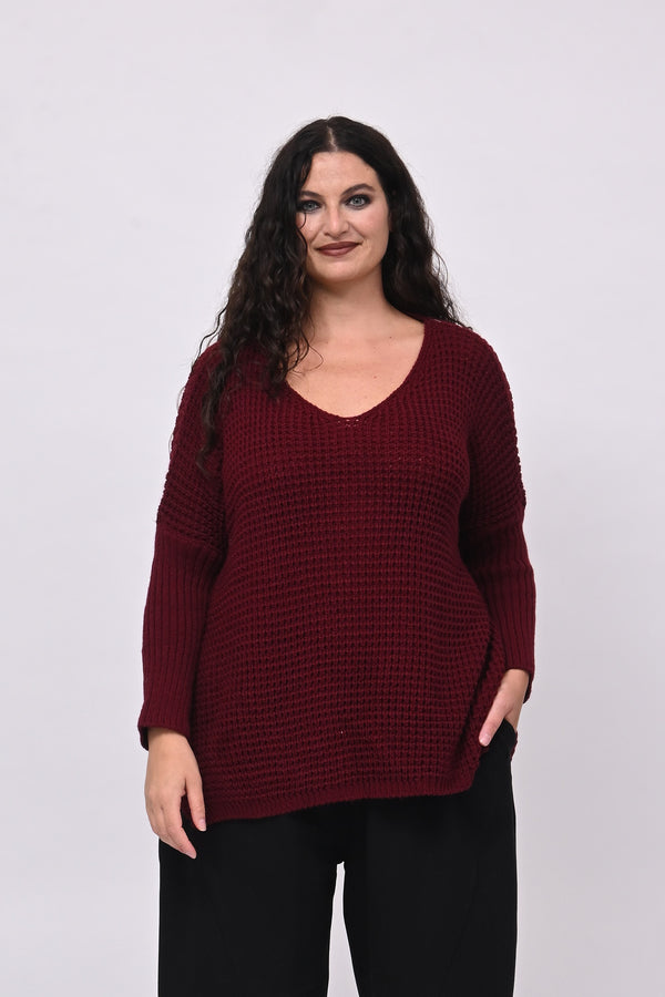 Pull traforato scollo V - Vino