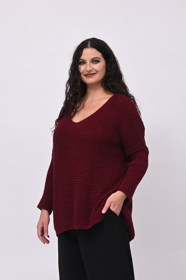 Pull traforato scollo V - Vino