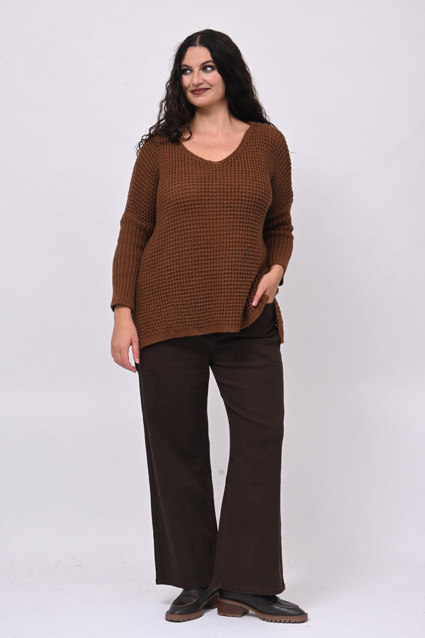 Pull traforato scollo V - Bruciato