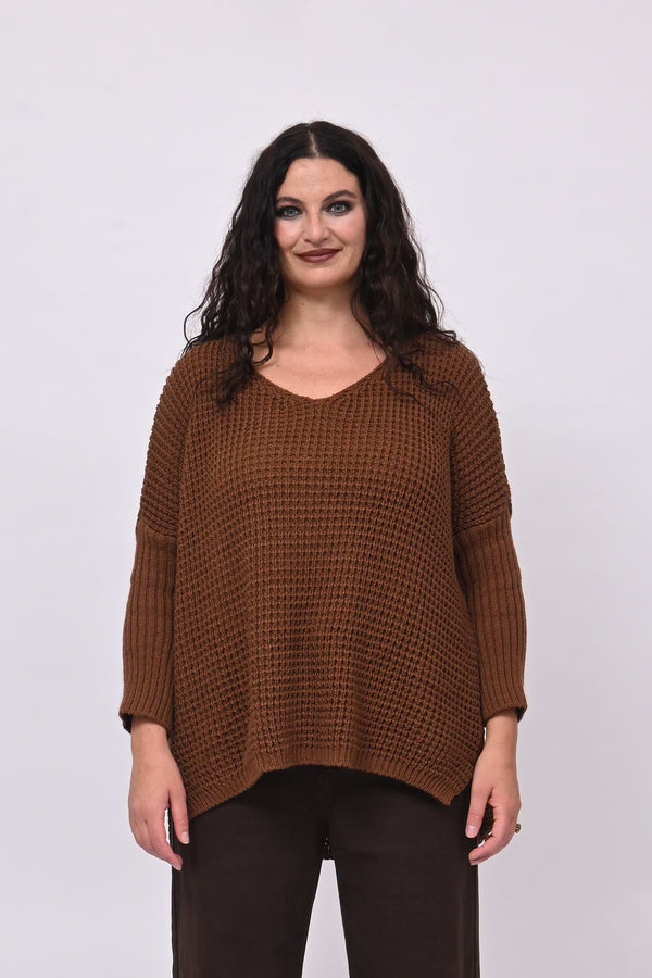 Pull traforato scollo V - Bruciato