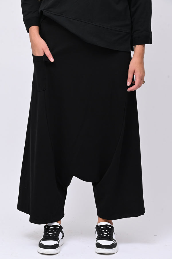 Pantalone garzato cavallo basso - Nero