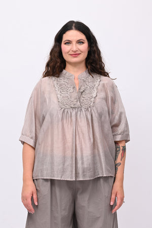 Blusa mussola e pizzo - Cacao