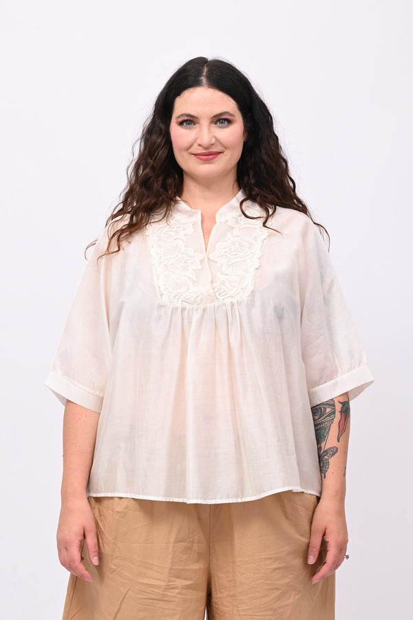Blusa mussola e pizzo - Burro