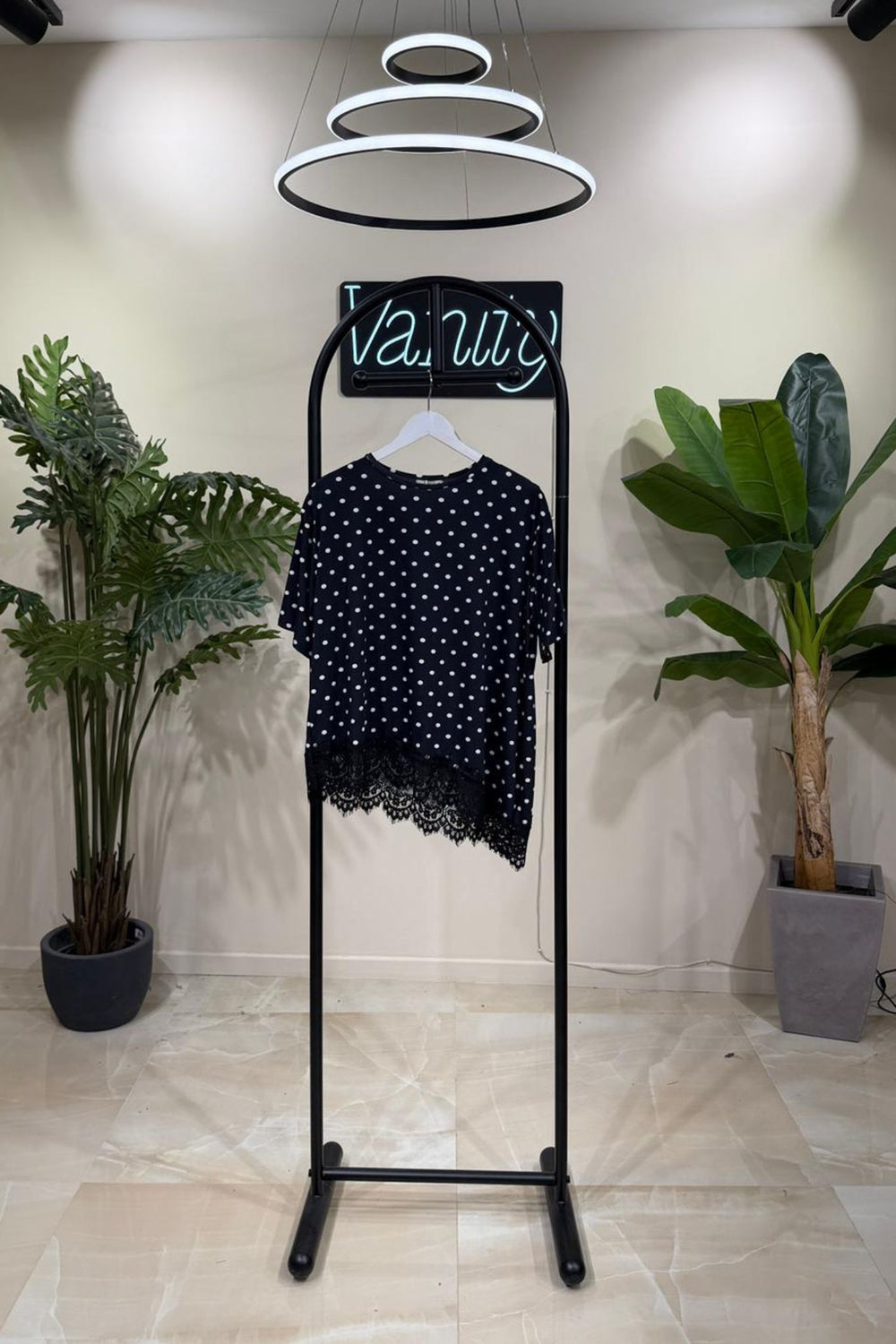 Maglia asimmetrica pizzo - Pois nero