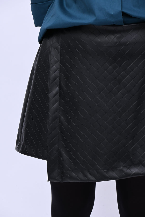 Shorts effetto gonna ecopelle - Nero