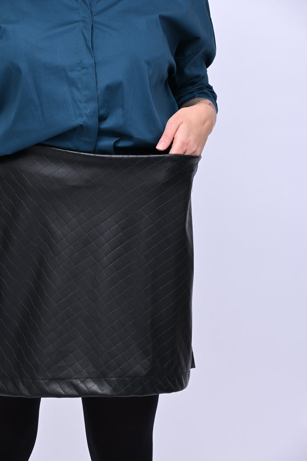 Shorts effetto gonna ecopelle - Nero